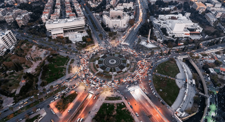 أبواب العالم تفتح لسوريا.. ولكن ماذا بعد؟
